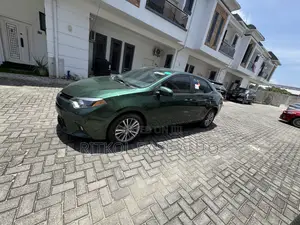 Toyota Corolla LE Plus 4dr Sedan (1.8L 4cyl CVT) 2015 Green