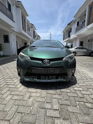 Toyota Corolla LE Plus 4dr Sedan (1.8L 4cyl CVT) 2015 Green