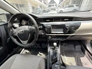 Toyota Corolla LE Plus 4dr Sedan (1.8L 4cyl CVT) 2015 Green