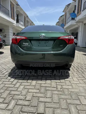Toyota Corolla LE Plus 4dr Sedan (1.8L 4cyl CVT) 2015 Green