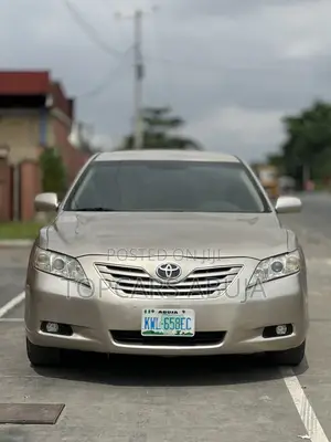 Toyota Camry 2008 Gold