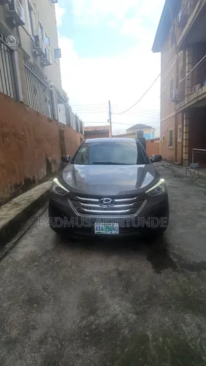 Hyundai Santa Fe 2016 Gray