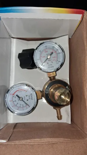 Nitrogen Regulator With Guage for Companies/ Factories / Hospitals