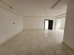8 Bedrooms Detached Duplex