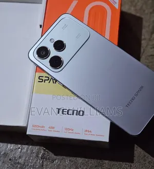 Tecno Spark 40 128 GB Silver