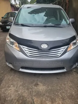 Toyota Sienna 2012 Silver