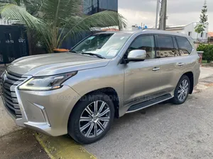 Lexus LX 2017 Gold