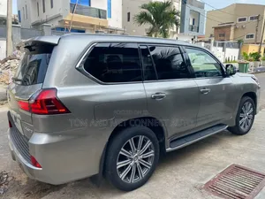 Lexus LX 2017 Gold