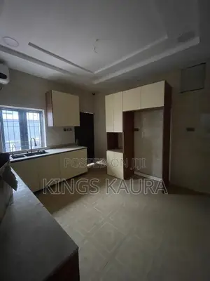 4bdrm Townhouse/Terrace in Ochacho Phase 2, Life Camp for sale