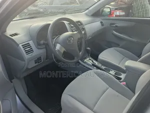 Toyota Corolla 2010 Silver