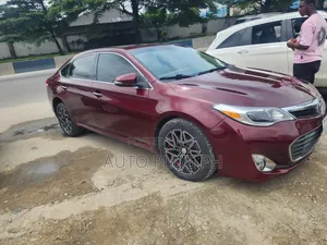 Toyota Avalon XLE Premium 4dr Sedan (3.5L 6cyl 6A) 2014 Red