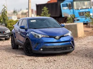 Toyota C-HR XLE Prermium FWD (2.0L 4cyl 2AM) 2018 Blue