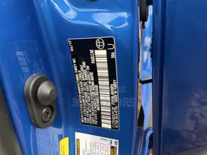 Toyota C-HR XLE Prermium FWD (2.0L 4cyl 2AM) 2018 Blue