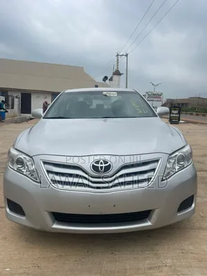 Toyota Camry 2010 Silver