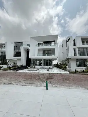 5bdrm Duplex in Lekki for sale