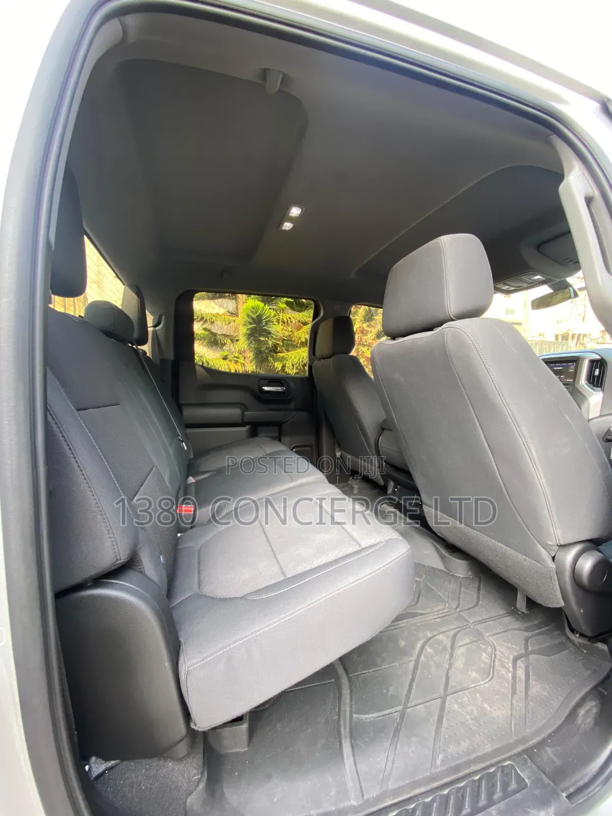 Chevrolet Silverado 2020 Silver
