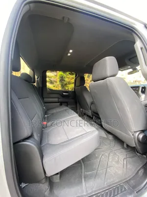 Chevrolet Silverado 2020 Silver