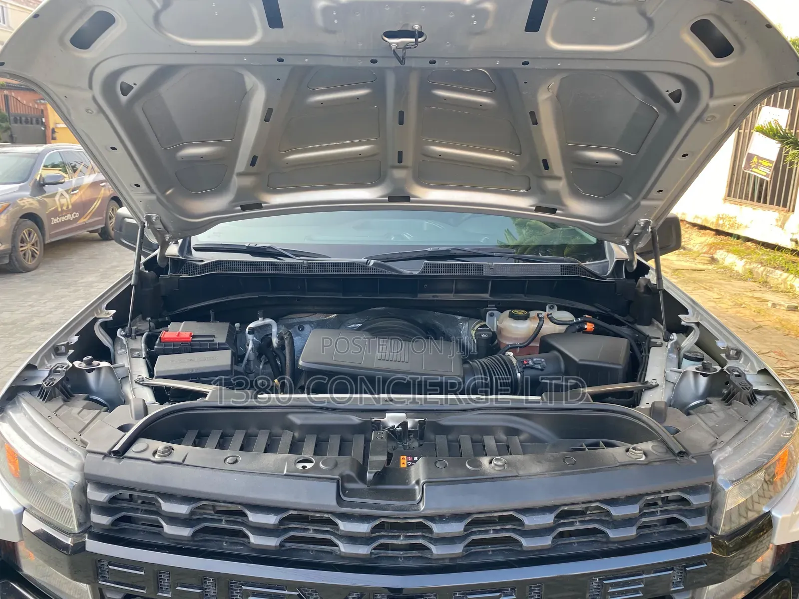 Chevrolet Silverado 2020 Silver
