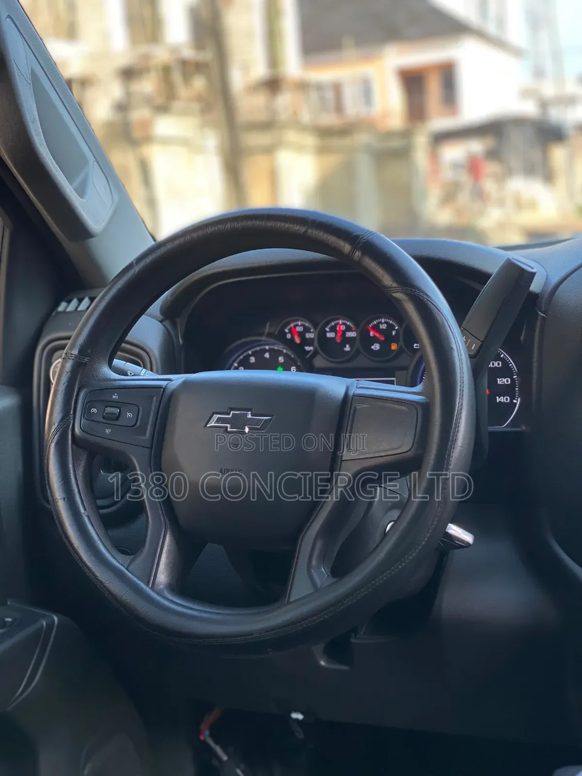 Chevrolet Silverado 2020 Silver