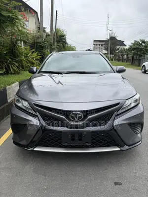 Toyota Camry XSE FWD (2.5L 4cyl 8AM) 2018 Gray