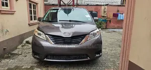 Toyota Sienna L FWD 7 Passenger 2013 Gray