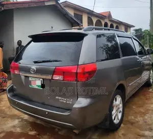 Toyota Sienna XLE Limited 2005 Gray