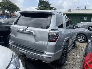 Toyota 4-Runner Limited 4dr 4x4 (4.0L 6cyl 5A) 2016 Silver