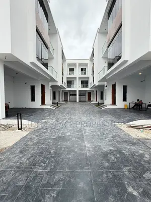 4bdrm Townhouse/Terrace in Lekki Phase 1 for sale