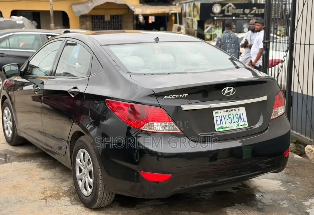 Hyundai Accent 2010 Black