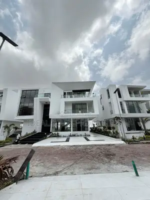 5bdrm Duplex in Osapa london for sale