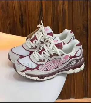 Solid Unisex Sneaker Chido 7s
