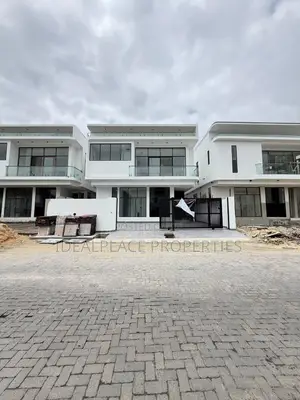 4bdrm Duplex in Lekki for sale