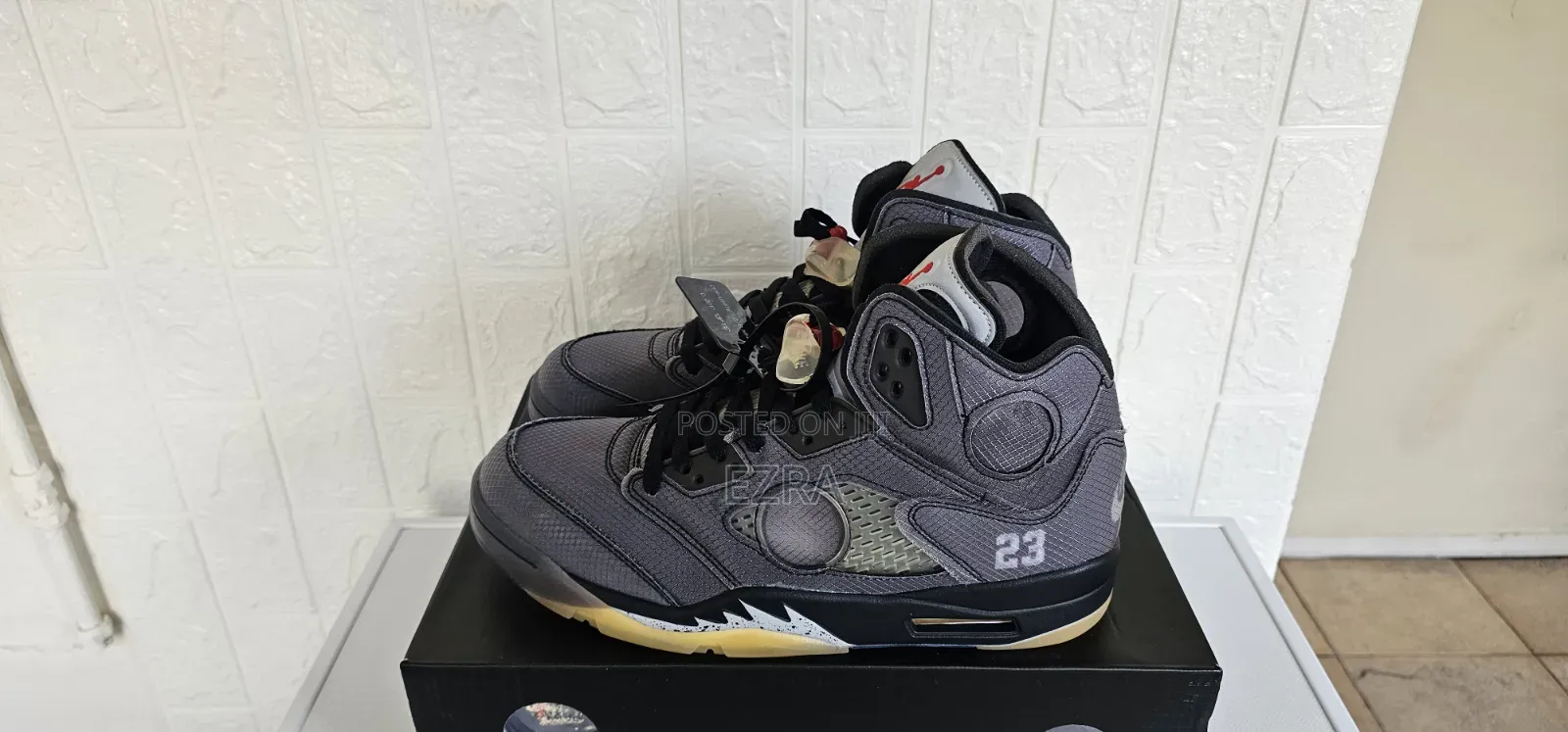 Air Jordan 5 Retro Muslin.