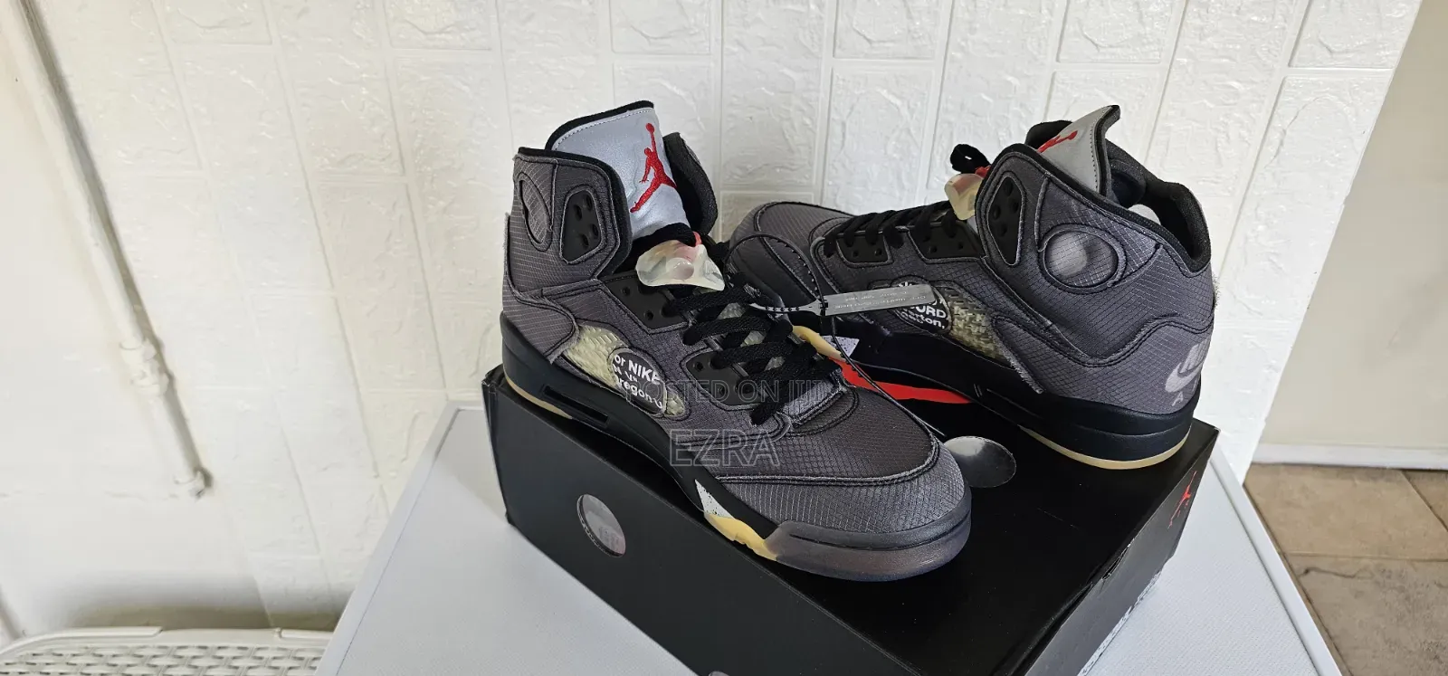 Air Jordan 5 Retro Muslin.