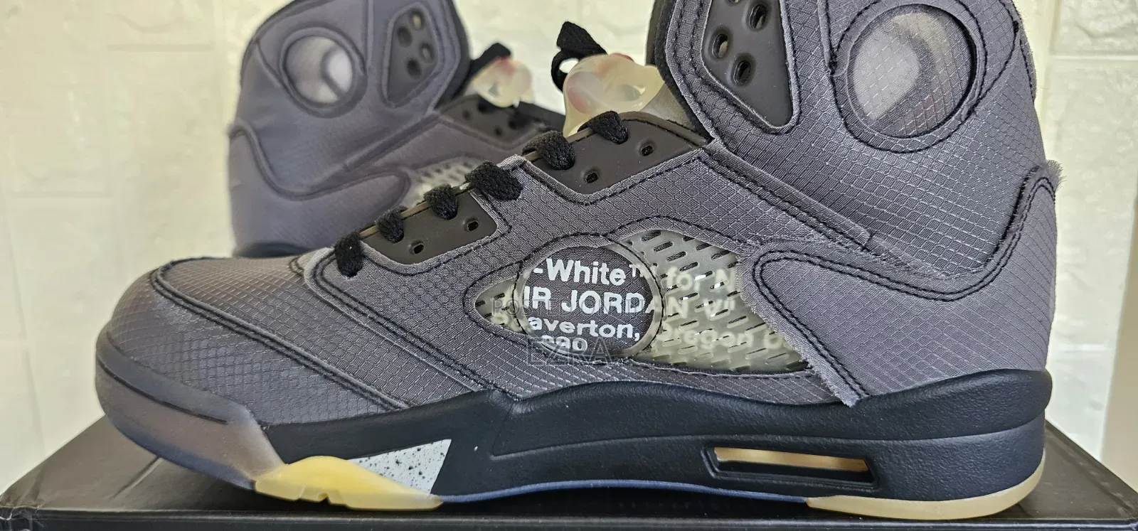 Air Jordan 5 Retro Muslin.