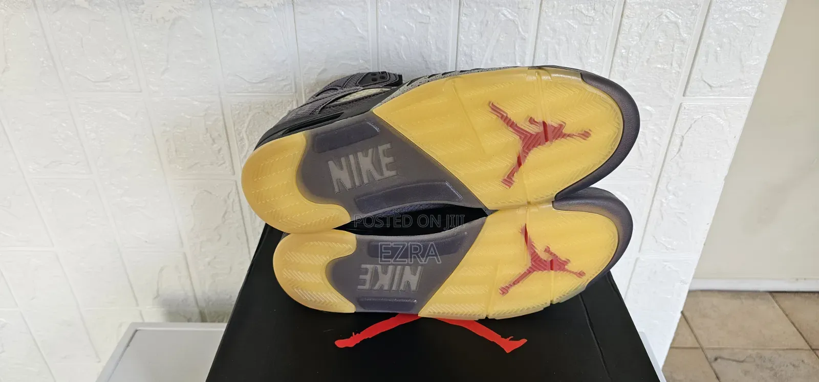 Air Jordan 5 Retro Muslin.