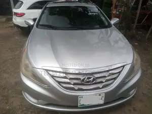 Hyundai Sonata GLS Sedan FWD (2.4L 4cyl 5A) 2010 Silver