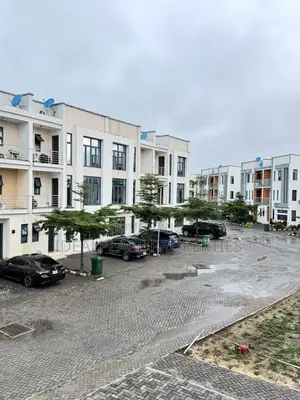 4bdrm Duplex in Osapa london for rent