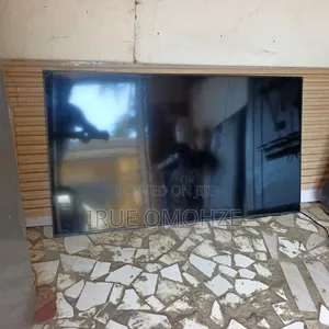 Clean 55" Samsung Smart TV, AU8000