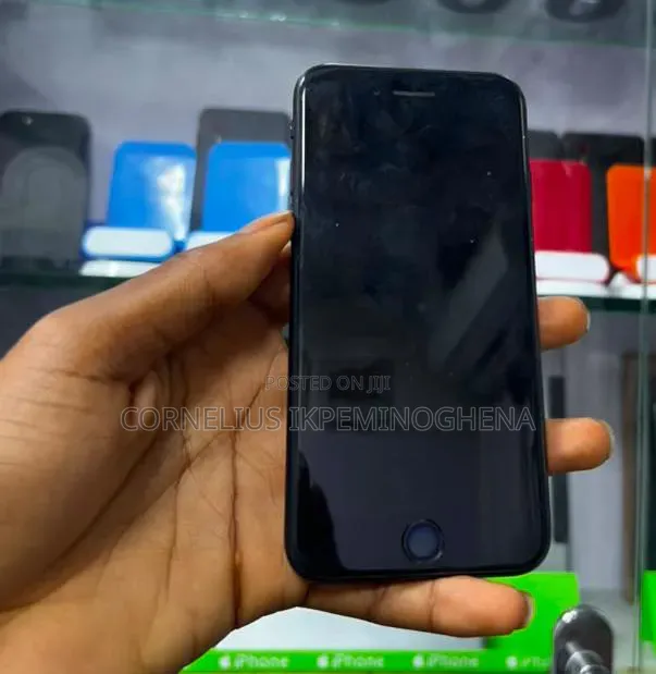 Apple iPhone SE 64 GB Black