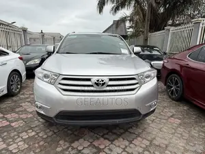 Toyota Highlander Limited 2012 Silver