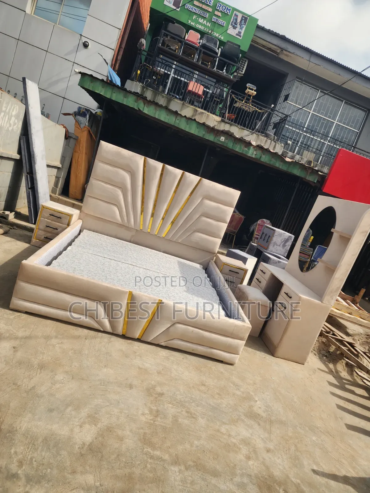 Executive 6by6 Padded Bed.