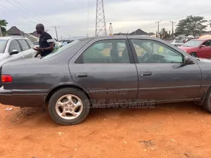 Toyota Camry 2001 Gray