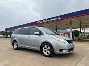Toyota Sienna 2012