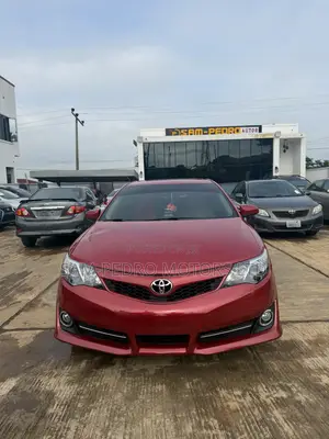 Toyota Camry SE 4dr Sedan (2.5L 4cyl 6A) 2014 Red