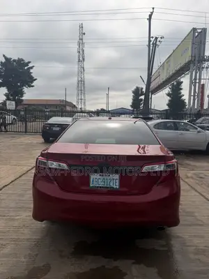 Toyota Camry SE 4dr Sedan (2.5L 4cyl 6A) 2014 Red