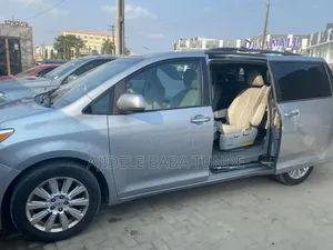 Toyota Sienna 2014 Gray