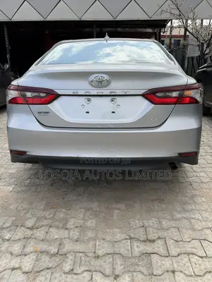 Toyota Camry LE 2022 Silver
