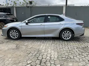 Toyota Camry LE 2022 Silver