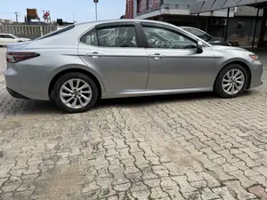 Toyota Camry LE 2022 Silver